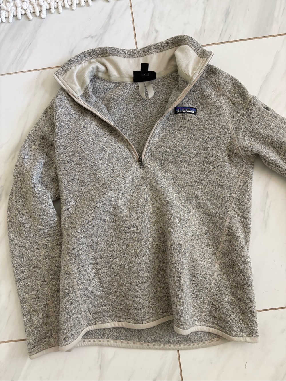 Patagonia Women’s Light Heather Gray Half-Zip Sweater